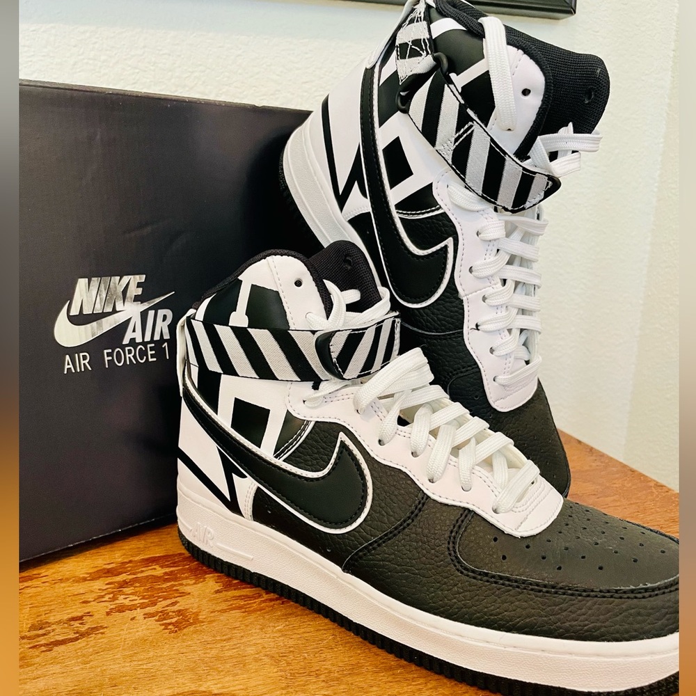 AIR FORCE 1 HIGH '07 LV8 
🪽MENS SIZE 8 
Circa 2018